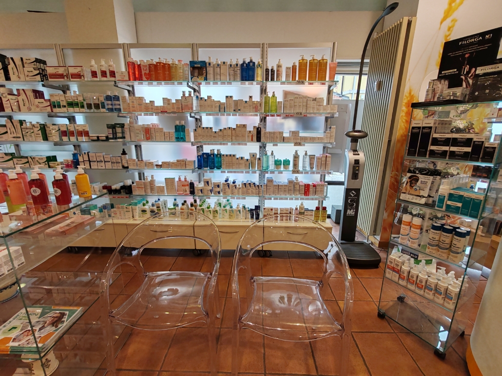 Interno 2 Farmacia Lattuada