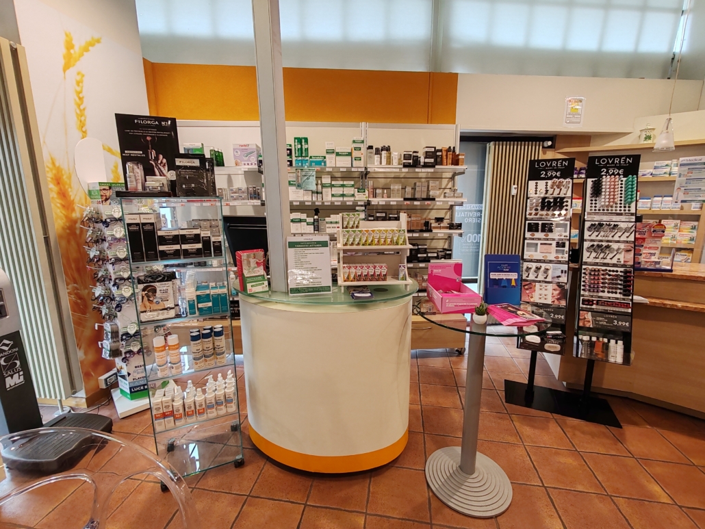 Interno 3 Farmacia Lattuada